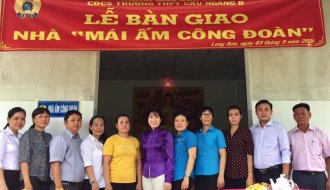 Công đoàn ngành Giáo dục tỉnh Trà Vinh: Bàn giao 01 nhà mái ấm ngành giáo dục và 01 nhà mái ấm công đoàn