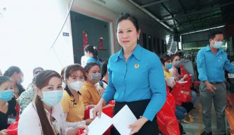 Liên đoàn Lao động huyện Châu Thành: Tặng 204 suất quà cho đoàn viên, người lao động