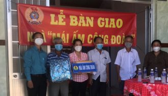 Liên đoàn Lao động huyện Càng Long: Bàn giao nhà Mái ấm Công đoàn cho đoàn viên có hoàn cảnh khó khăn