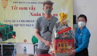Liên đoàn Lao động tỉnh: Thăm, chúc Tết doanh nghiệp và tặng quà cho đoàn viên, công nhân lao động nhân dịp Tết Nguyên đán Nhâm Dần năm 2022