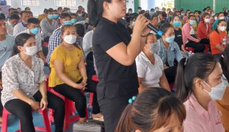 Lãnh đạo huyện Tiểu Cần gặp gỡ, đối thoại với 300 công nhân lao động