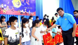Công đoàn Viên chức tỉnh Trà Vinh: Tổ chức Chương trình “Vui tết Trung thu”,  tặng 300 phần quà cho các cháu thiếu nhi
