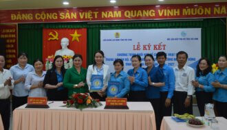 Ký kết Chương trình phối hợp giữa Liên đoàn Lao động tỉnh phối hợp với Hội Liên hiệp Phụ nữ tỉnh Trà Vinh