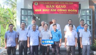 Công đoàn Viên chức tỉnh Trà Vinh: Bàn giao nhà Mái ấm công đoàn cho đoàn viên