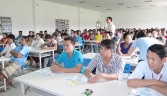 Hưởng ứng Ngày pháp luật Việt Nam (9/11): Đa dạng hóa các hình thức, nội dung tư vấn, tuyên truyền pháp luật trong công nhân