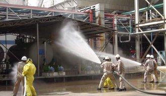 Diễn tập ứng phó sự cố hóa chất cho Công nhân lao động tại Nhà máy Nhiệt điện Duyên Hải 1