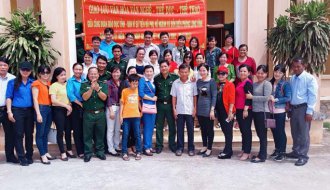 Công đoàn ngành Giáo dục tỉnh Trà Vinh: GIAO LƯU VĂN NGHỆ với ĐỒN BIÊN PHÒNG LONG VĨNH
