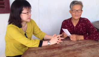 Liên đoàn Lao động tỉnh: Thăm và tặng quà cho mẹ Việt Nam anh hùng do cơ quan nhận phụng dưỡng