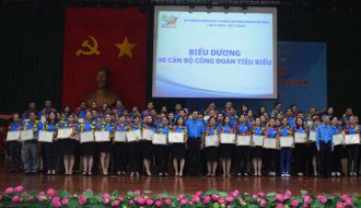 Lễ kỷ niệm 90 năm Ngày thành lập Công đoàn Việt Nam và biểu dương 90 cán bộ công đoàn cơ sở tiêu biểu,