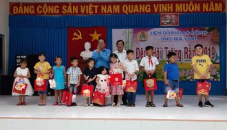Liên đoàn Lao động tỉnh: Tổ chức Tết Trung thu cho con cán bộ, công chức, viên chức tại huyện Tiểu Cần