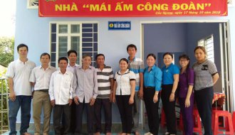 Công đoàn ngành Giáo dục tỉnh Trà Vinh: Bàn giao nhà “Mái ấm Công đoàn” cho đoàn viên