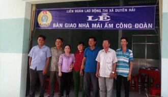 Liên đoàn Lao động thị xã Duyên Hải: Bàn giao nhà mái ấm công đoàn cho đoàn viên CĐCS xã Long Hữu