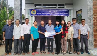 Liên đoàn Lao động thành phố Trà Vinh: Bàn giao 02 nhà mái ấm công đoàn