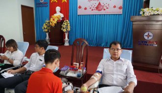 Công đoàn Công ty Điện lực Trà Vinh: 52 Đoàn viên hiến máu “Tuần lễ hồng EVN lần VI”