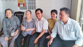 CĐCS Văn phòng Tỉnh ủy Trà Vinh:Thăm Mẹ Việt Nam anh hùng