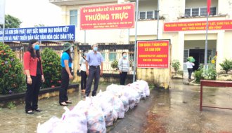 Liên đoàn Lao động tỉnh: Tặng 500 phần quà trên địa bàn huyện Trà Cú