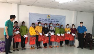 Liên đoàn Lao động huyện Châu Thành: Tặng quà cho 84 công nhân lao động có hoàn cảnh khó khăn