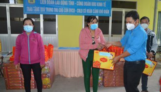 Công đoàn Khu Kinh tế tỉnh Trà Vinh: Trao tặng 450 phần quà Trung thu cho con đoàn viên công đoàn, công nhân lao động có hoàn cảnh khó khăn