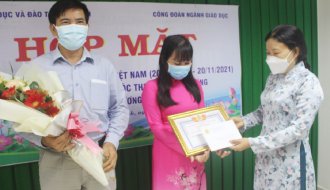 Công đoàn ngành Giáo dục tỉnh Trà Vinh: Tổ chức kỷ niệm 39 năm ngày Nhà giáo Việt Nam và trao giải Cuộc thi viết “Tấm gương nhà giáo tâm huyết, gương mẫu” năm 2021