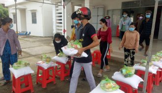 Liên đoàn Lao động tỉnh: Thăm và tặng quà cho người lao động ngoài tỉnh về cư trú trên địa bàn huyện Trà Cú.