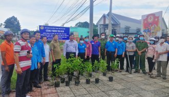 Liên đoàn Lao động thành phố Trà Vinh: Ra quân thực hiện công trình thi đua chào mừng 30 năm tái lập tỉnh gắn với hưởng ứng Ngày môi trường thế giới 05/6