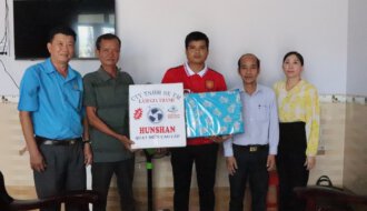 Liên đoàn Lao động huyện Trà Cú: Bàn giao nhà “Mái ấm Công đoàn” ở thị trấn Định An