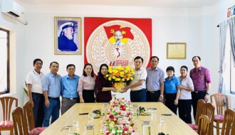 Liên đoàn Lao động tỉnh Trà Vinh thăm, chúc mừng các cơ quan báo chí nhân kỷ niệm 98 năm ngày Báo chí Cách mạng Việt Nam 21/6