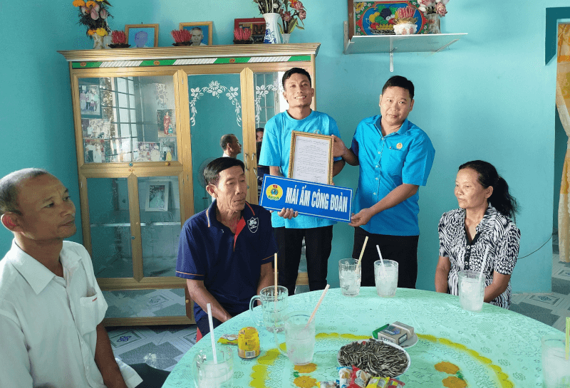 Công đoàn Khu Kinh tế tỉnh Trà Vinh: Bàn giao Mái ấm Công đoàn cho đoàn viên nhân dịp Tết cổ truyền Chôl Chnam Thmây