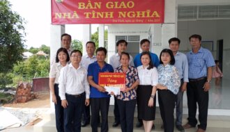 Công đoàn Viên chức Trà Vinh: Tổ chức bàn giao Nhà tình nghĩa cho đoàn viên thuộc CĐCS Chi cục Chăn nuôi và Thú y